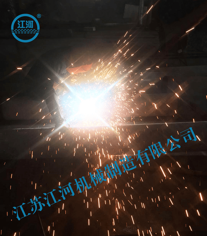 4稀土合金耐磨管切割 4稀土合金耐磨管切割