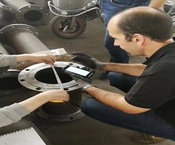 原来西班牙客户是这样检验耐磨陶瓷复合管的 原来西班牙客户是这样检验耐磨陶瓷复合管的