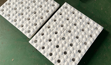 耐磨陶瓷衬板公司生产的是三合一陶瓷衬板吗? 耐磨陶瓷衬板公司生产的是三合一陶瓷衬板吗?