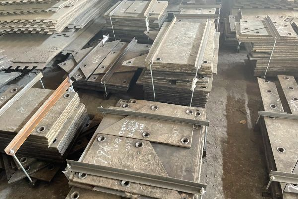 熔炼镜面复合耐磨衬板厂家 熔炼镜面复合耐磨衬板厂家