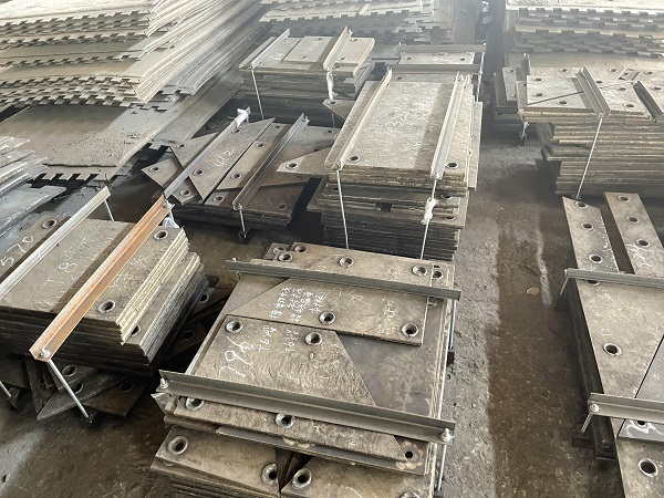 高铬镜面耐磨衬板 高铬镜面耐磨衬板