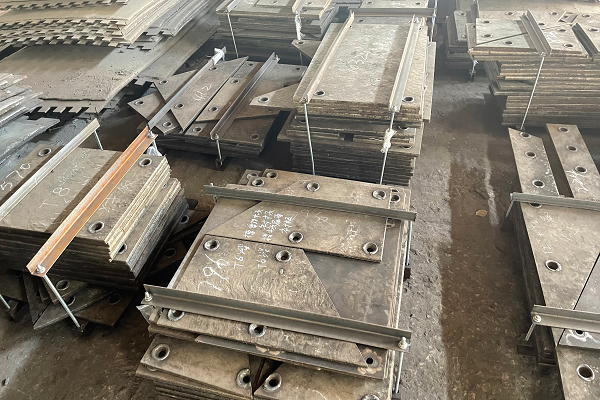 供应埋弧焊镜面耐磨衬板