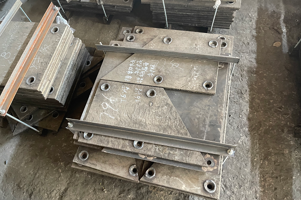 供应埋弧焊镜面耐磨衬板