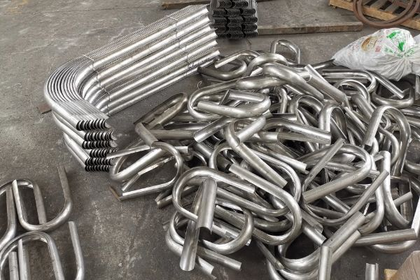 低温再热器内弯外弯防磨瓦