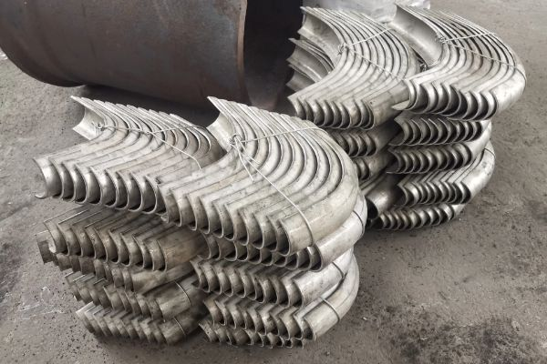 低温再热器内弯外弯防磨瓦