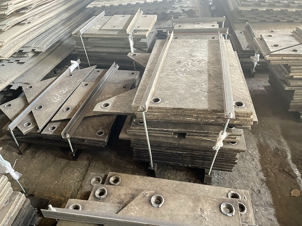 下料溜槽镜面耐磨衬板 下料溜槽镜面耐磨衬板