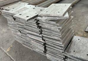 高强度高铬合金熔炼复合耐磨板的耐磨层厚度多少? 高强度高铬合金熔炼复合耐磨板的耐磨层厚度多少?